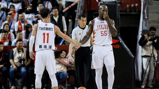  德甲联盟宣布缩减外援名额引发各队不满情绪