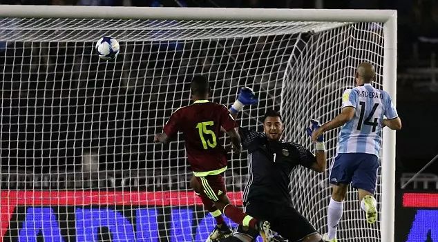  法兰克福中场核心续约谈判陷入僵局引担忧  